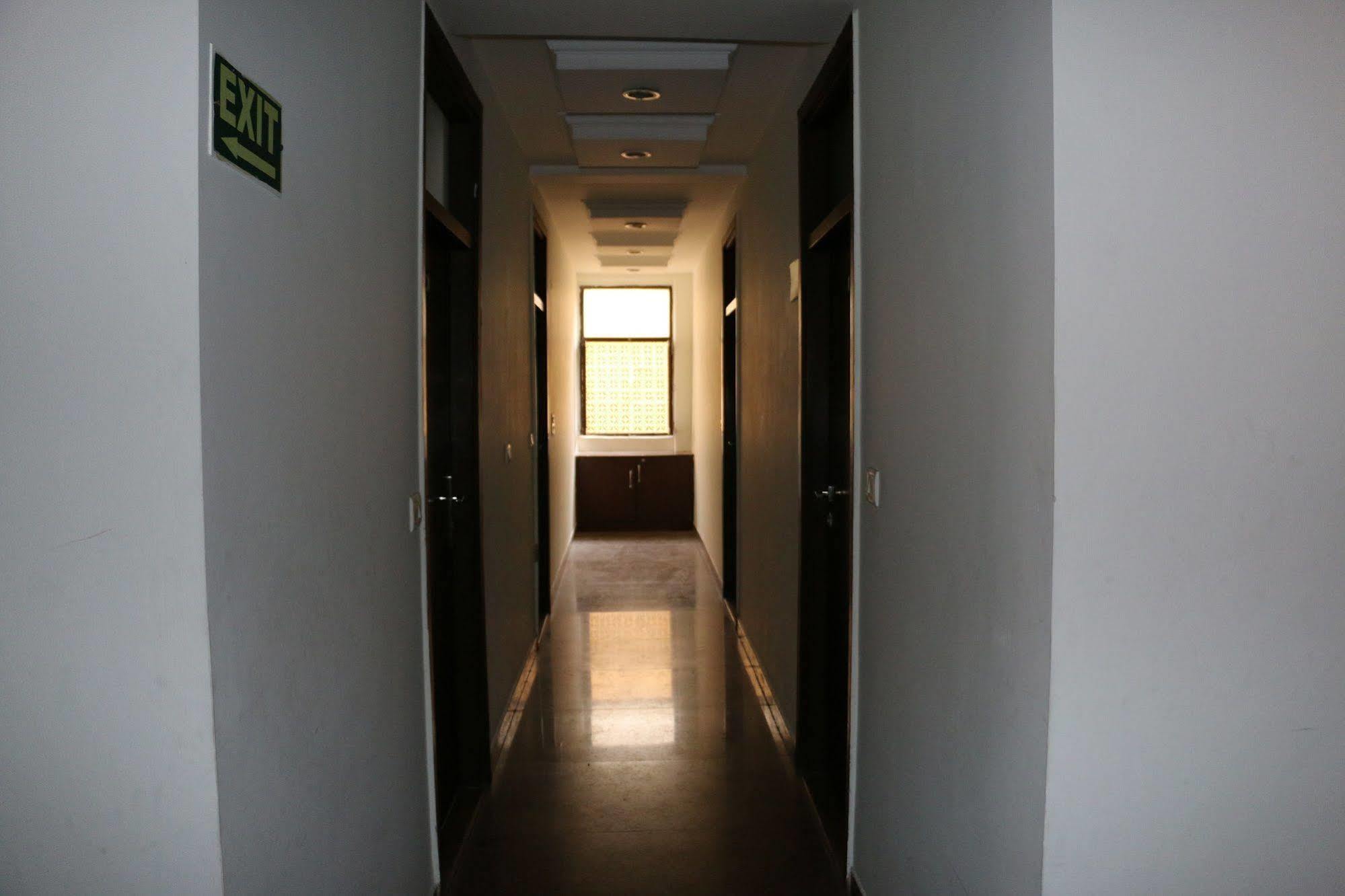 Hotel Seven Seas Inn 뉴델리 외부 사진